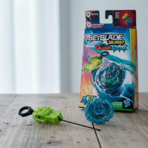 Kit inicial Beyblade Burst QuadStrike Hydra Poseidon P8